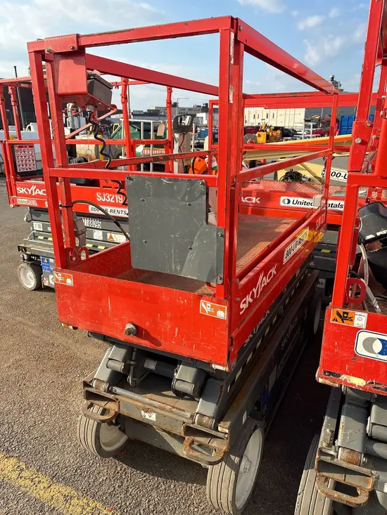 2019 Skyjack SJIII3220 Scissor Lift