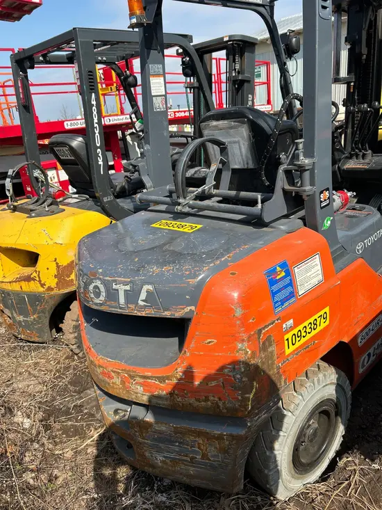 2019 Toyota 8FGU30 Warehouse Forklift