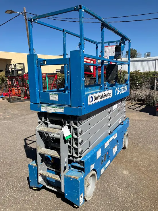2017 Genie GS-3232 Scissor Lift