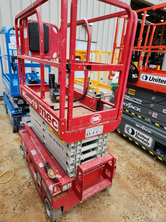 2018 MEC MICRO 19 Scissor Lift