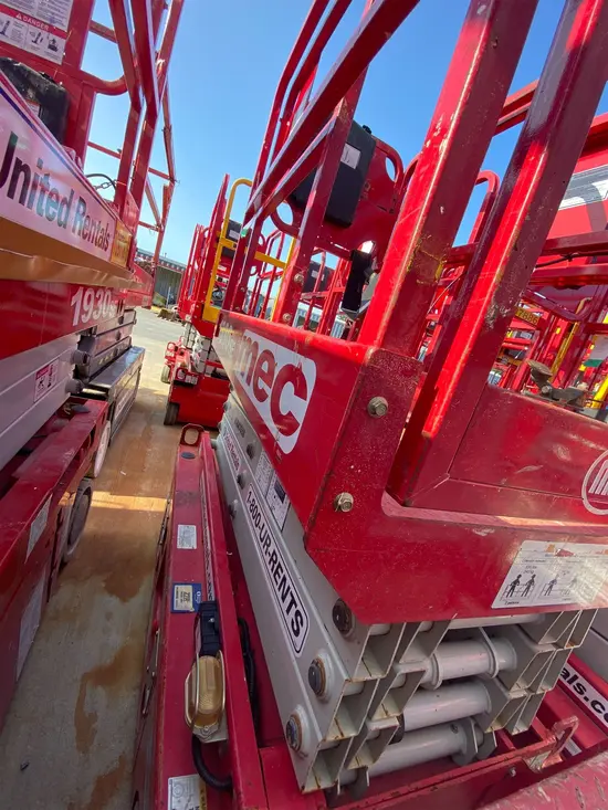 2018 MEC 1330SE Scissor Lift