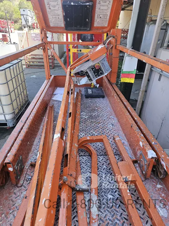 2018 Snorkel S3226E Scissor Lift