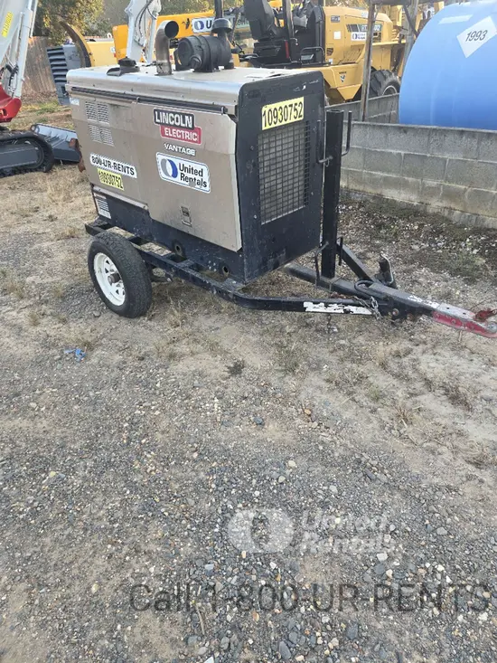 2019 Lincoln Electric VANTAGE 435 Welder