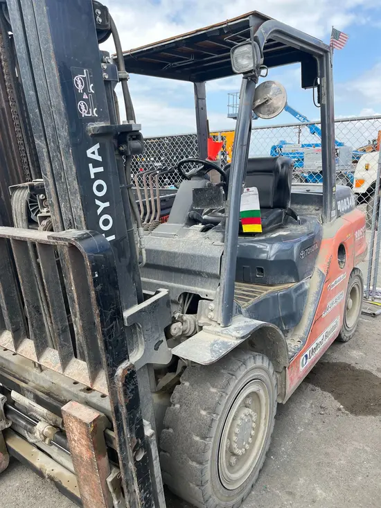 2018 Toyota 8FD35U Warehouse Forklift