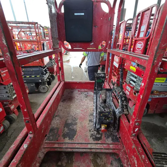 2017 MEC 1330SE Scissor Lift