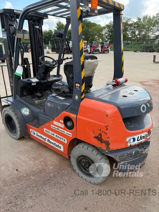 2019 Toyota 8FDU25 Warehouse Forklift