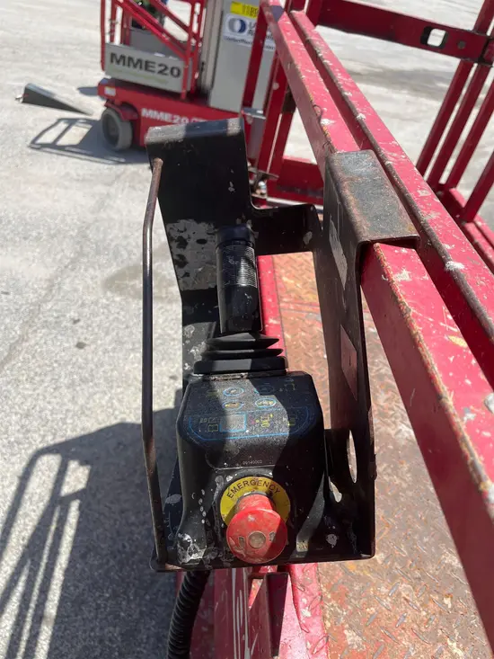 2017 MEC 1930SE Scissor Lift