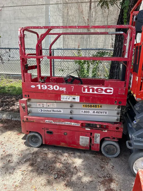 2017 MEC 1930SE Scissor Lift