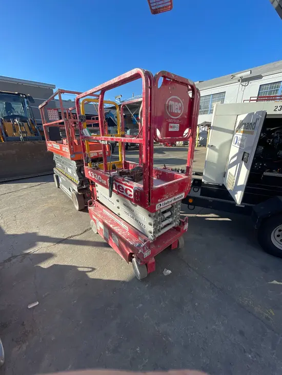 2018 MEC 1330SE Scissor Lift