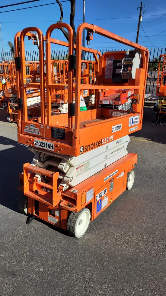 2018 Snorkel S3219E Scissor Lift