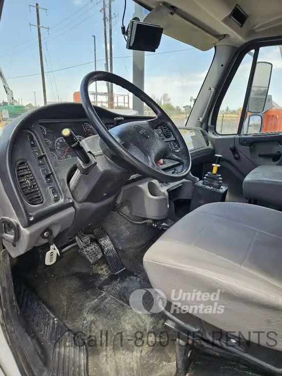 2021 Freightliner M2-106 Truck