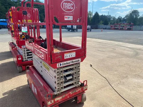 2018 MEC MICRO 19 Scissor Lift