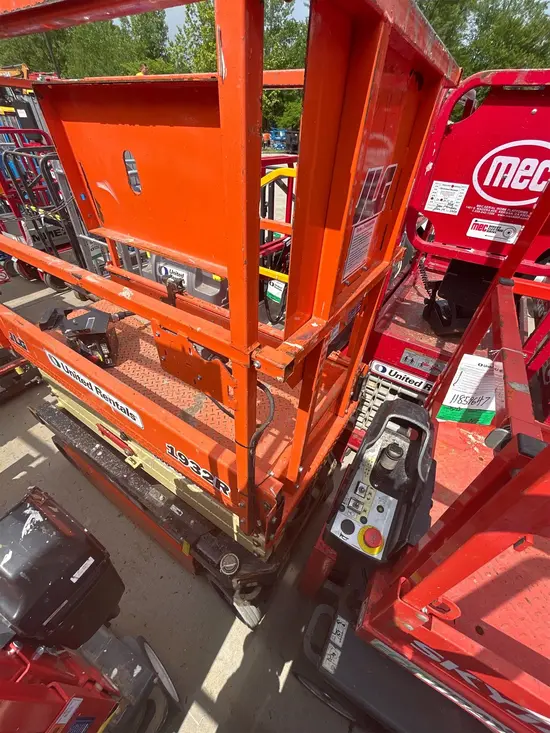 2018 JLG 1932R Scissor Lift