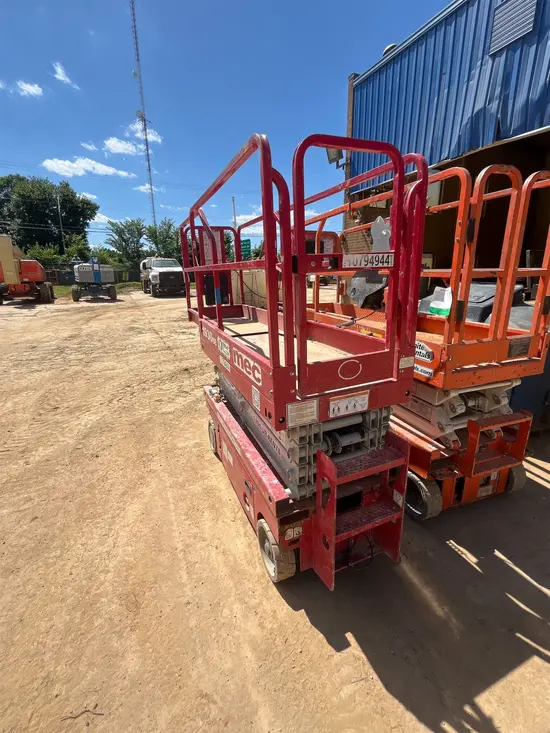 2018 MEC 1930SE Scissor Lift