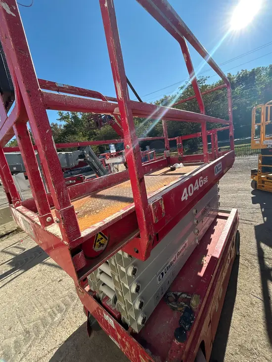 2017 MEC 4046SE Scissor Lift
