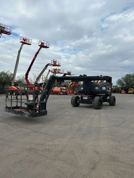 2017 JLG 800AJ Articulating Boom Lift