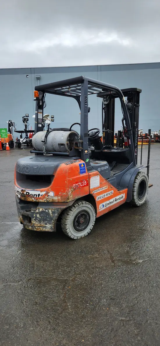 2018 Toyota 8FGU25 Warehouse Forklift