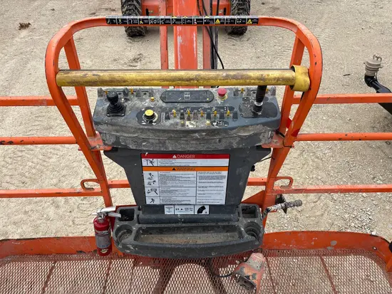 2016 JLG 800AJ Articulating Boom Lift