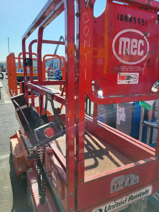 2018 MEC 1330SE Scissor Lift