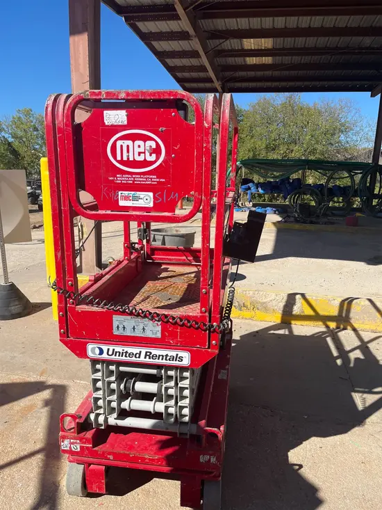 2018 MEC 1330SE Scissor Lift
