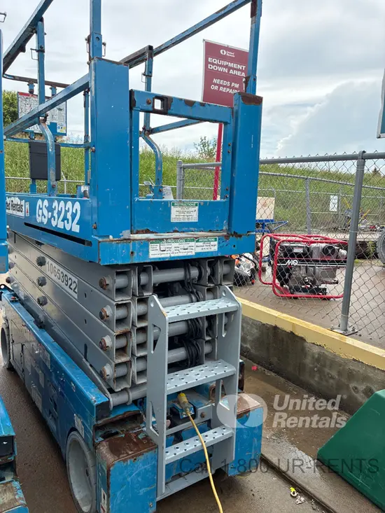 2017 Genie GS-3232 Scissor Lift