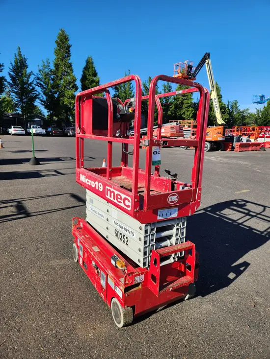 2018 MEC MICRO 19 Scissor Lift