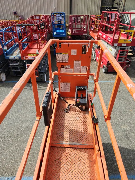 2017 JLG 2632ES Scissor Lift