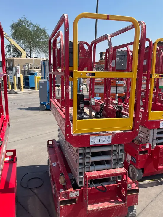 2017 MEC MICRO 19 Scissor Lift