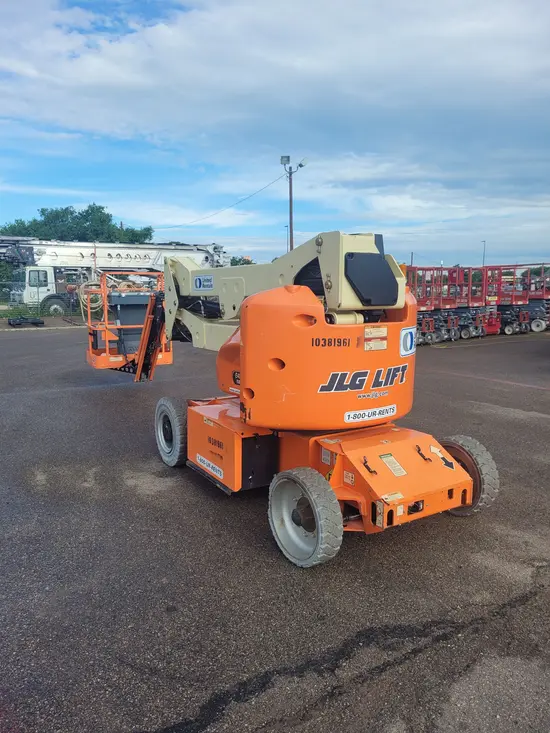 2015 JLG E400AJPN Articulating Boom Lift