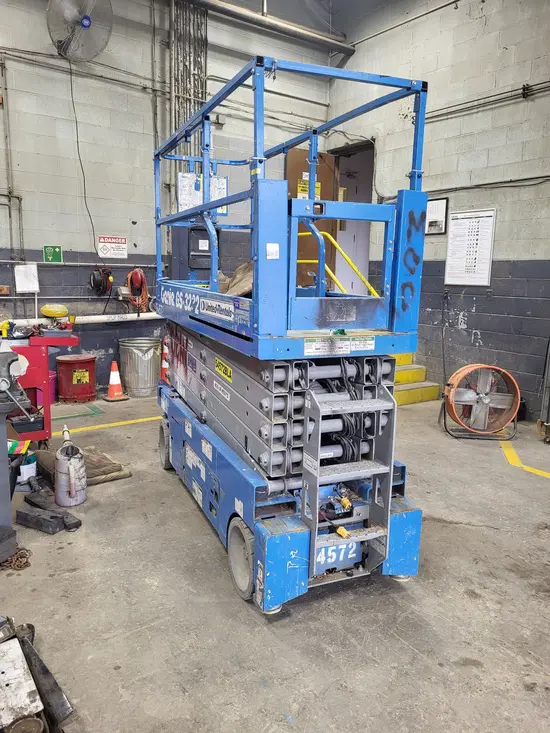 2017 Genie GS-3232 Scissor Lift