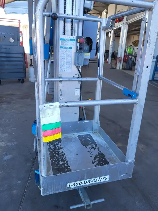2017 Genie AWP-30SDC Pusharound Lift