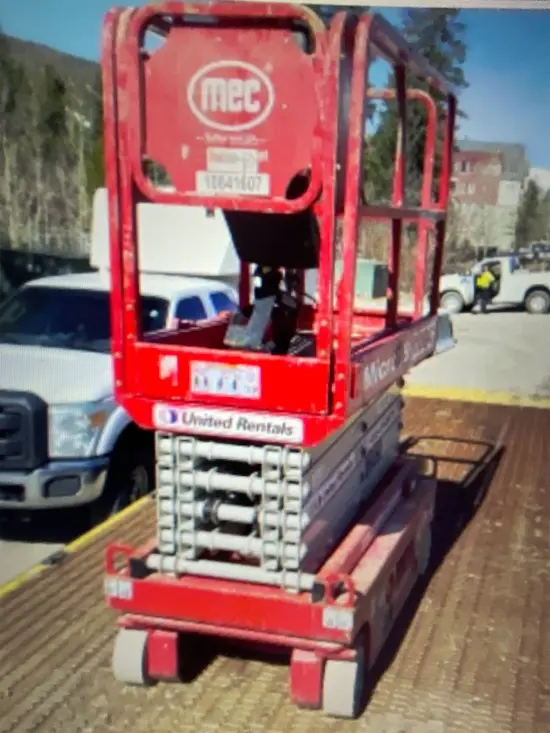 2018 MEC MICRO 19 Scissor Lift