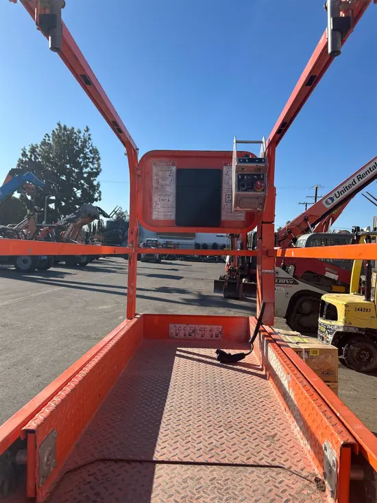 2018 Snorkel S3226E Scissor Lift