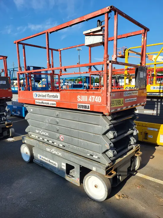 2018 Skyjack SJIII4740 Scissor Lift