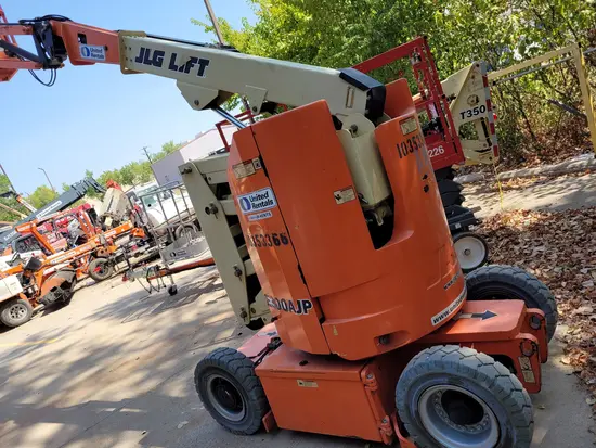 2015 JLG E300AJP Articulating Boom Lift