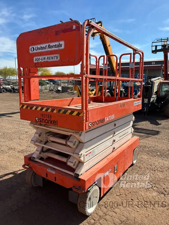 2017 Snorkel S4732E Scissor Lift