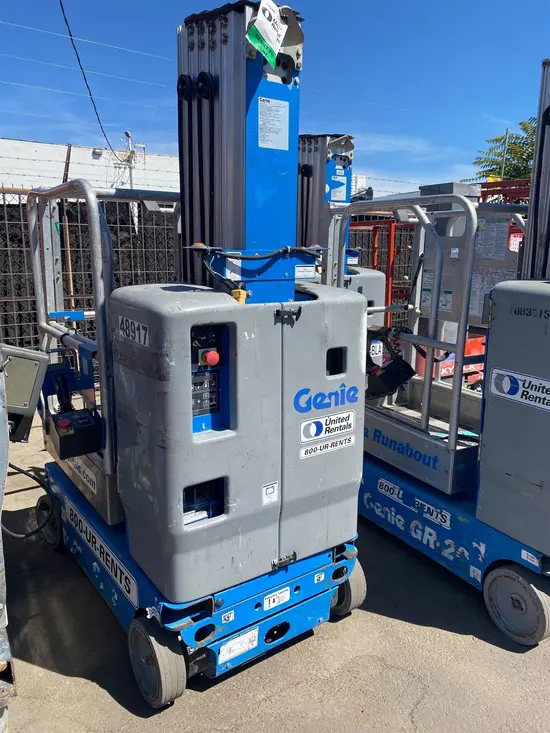 2017 Genie GR-20 Self-Propelled One-Person Lift