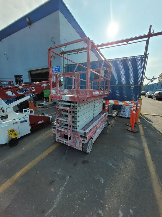 2017 MEC 4046SE Scissor Lift