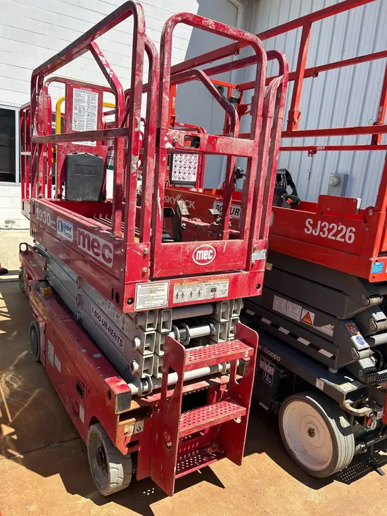 2018 MEC 1930SE Scissor Lift