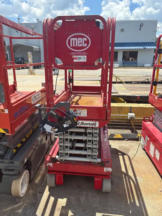 2019 MEC MICRO 19 Scissor Lift