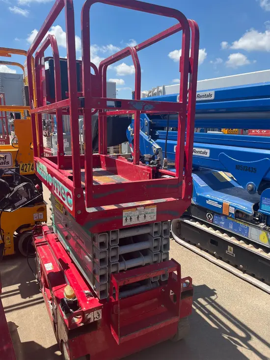 2018 MEC MICRO 19 Scissor Lift