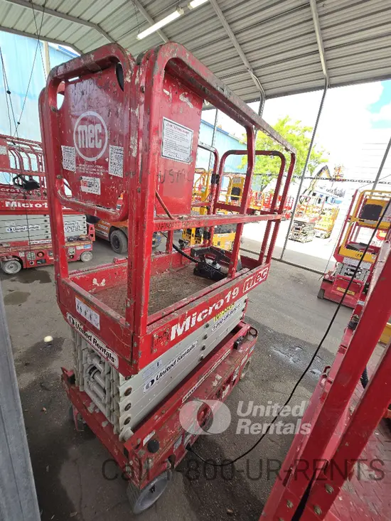 2018 MEC MICRO 19 Scissor Lift
