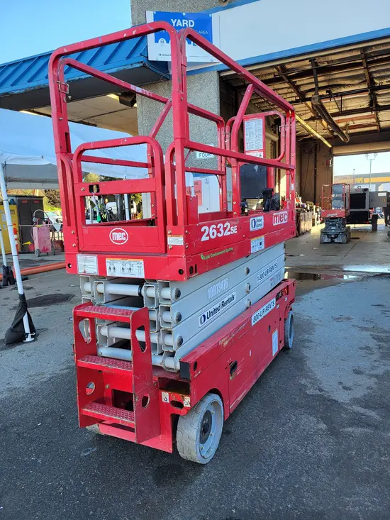 2019 MEC 2632SE Scissor Lift