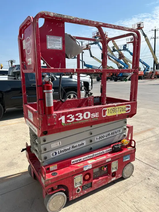 2019 MEC 1330SE Scissor Lift