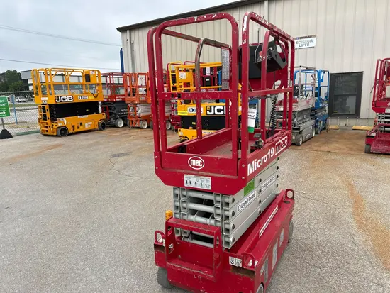 2018 MEC MICRO 19 Scissor Lift