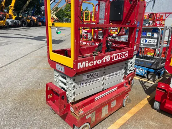 2018 MEC MICRO 19 Scissor Lift
