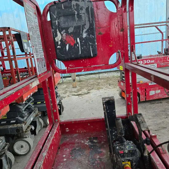 2018 MEC 1330SE Scissor Lift