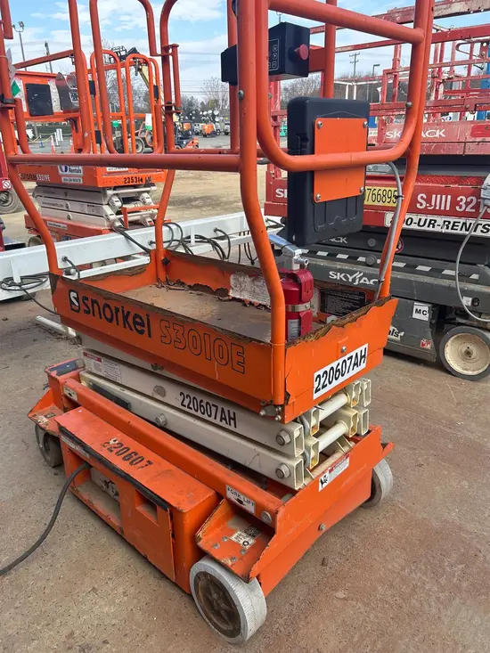 2018 Snorkel S3010E Scissor Lift