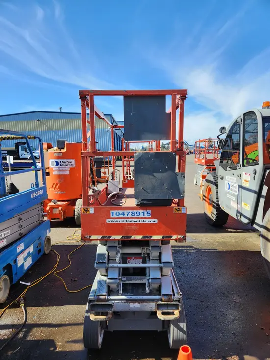 2017 Genie GR-20 Self-Propelled One-Person Lift