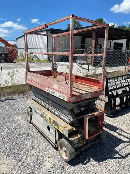2018 Skyjack SJIII3219 Scissor Lift